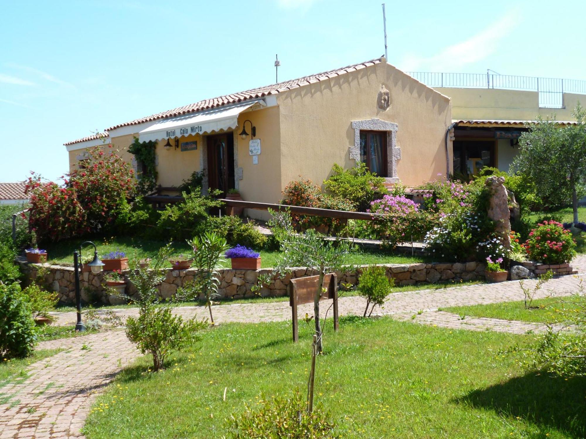Hotel Cala Mirto Budoni Exterior foto